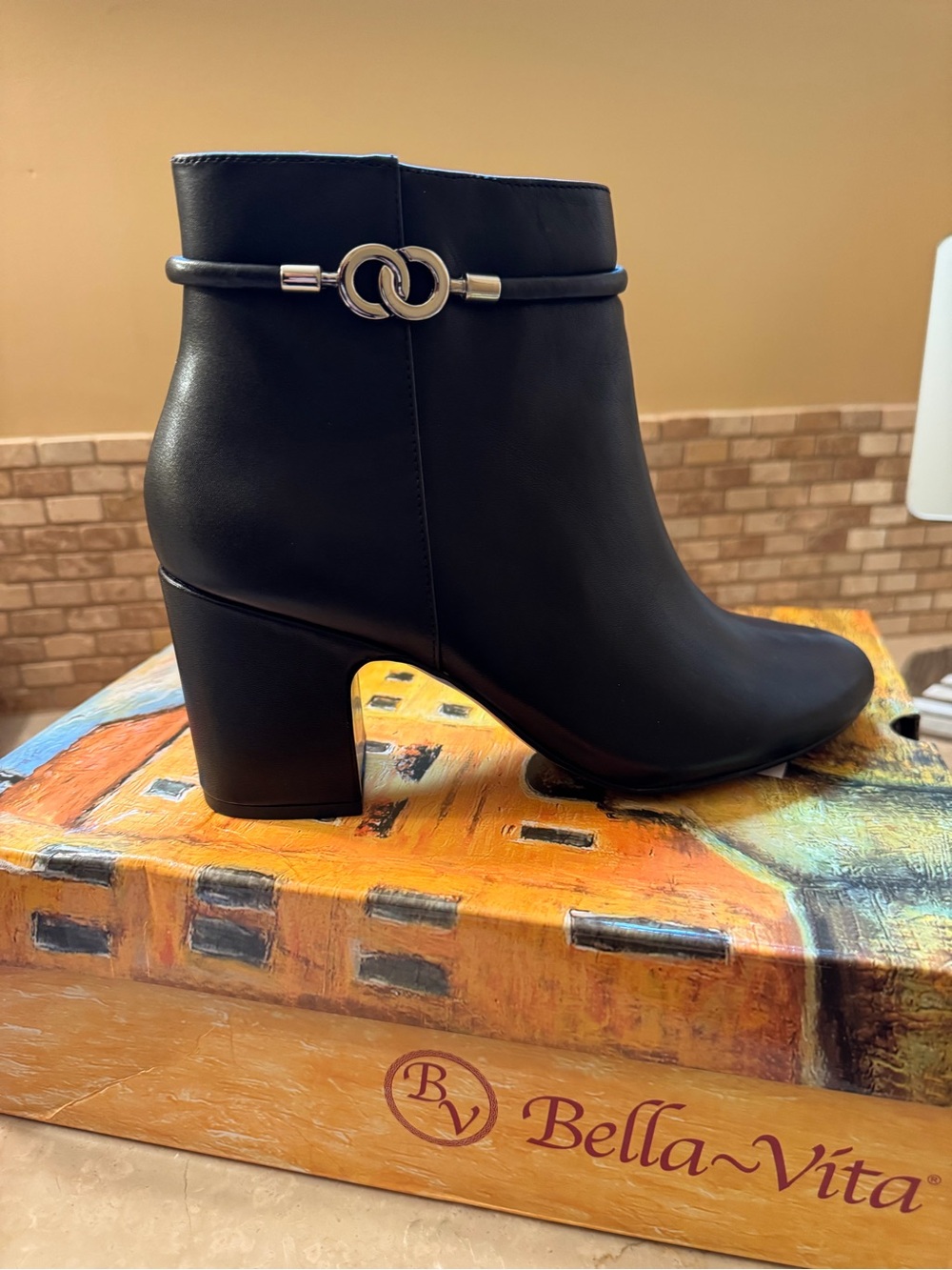 Bella Vita Diaz Round Toe Zippered Booties
